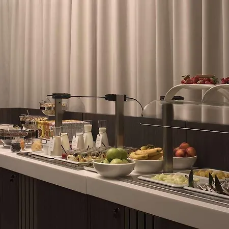 Nh Collection Life Hotel