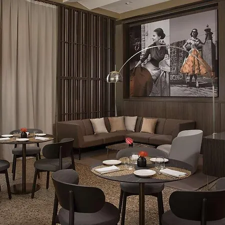 Nh Collection Life Hotel