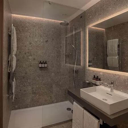 Hotel Nh Collection Life