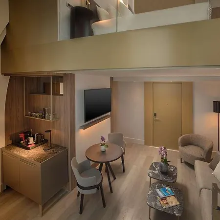 Nh Collection Life Hotel