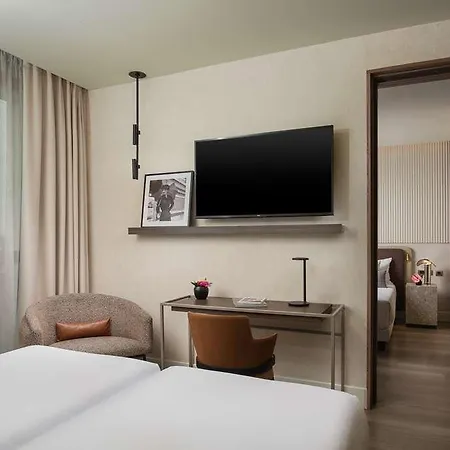 Hotel Nh Collection Life